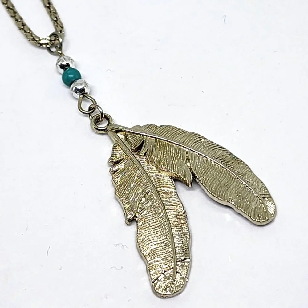 Southwest Tribal Modern Silver Two Feather Pendant Bead Accent Barrel Necklace